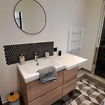 Appartement L'indigo, 4-6 Pers, 2ch-2sdb, Proche Cité De La Gastronomie