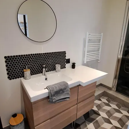 Apartment L'indigo, 4-6 Pers, 2ch-2sdb, Proche Cite De La Gastronomie